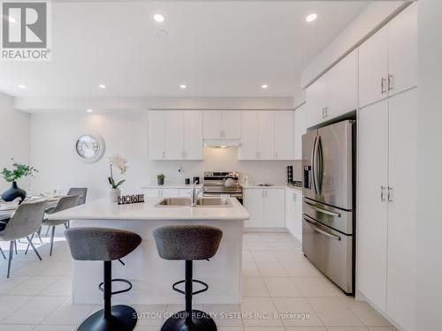 64 Hager Creek Terrace, Hamilton, ON - Indoor Photo Showing Kitchen With Upgraded Kitchen