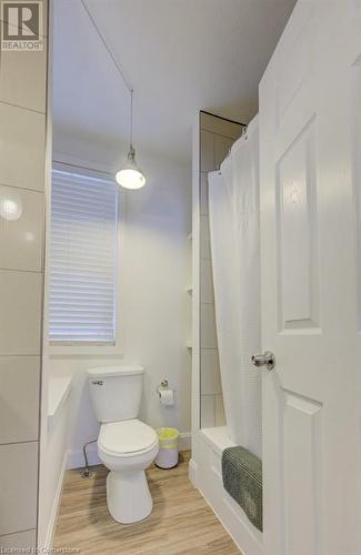 46 Cherry Street, Kitchener, ON - Indoor Photo Showing Bathroom