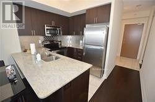 813 - 520 Steeles Avenue W, Vaughan, ON - Indoor Photo Showing Kitchen With Stainless Steel Kitchen With Double Sink With Upgraded Kitchen