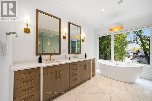 34 Greengate Road, Toronto, ON - Indoor Photo Showing Bathroom