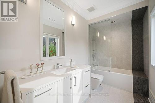 34 Greengate Road, Toronto, ON - Indoor Photo Showing Bathroom