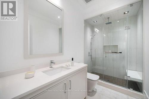 34 Greengate Road, Toronto, ON - Indoor Photo Showing Bathroom