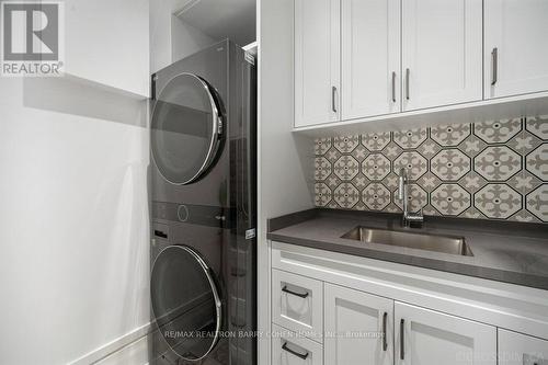 34 Greengate Road, Toronto, ON - Indoor Photo Showing Laundry Room