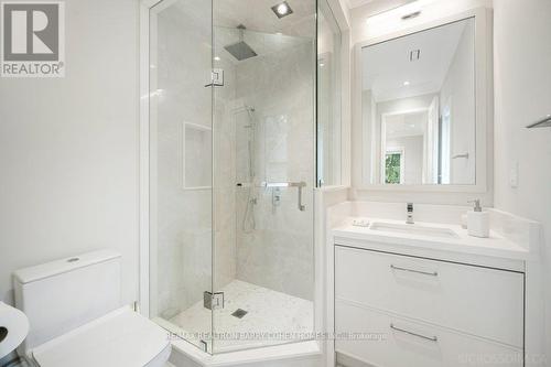 34 Greengate Road, Toronto, ON - Indoor Photo Showing Bathroom