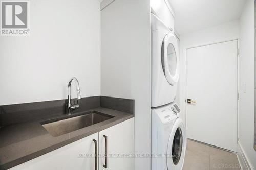 34 Greengate Road, Toronto, ON - Indoor Photo Showing Laundry Room