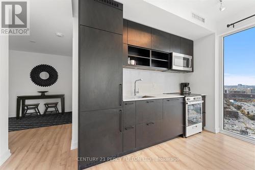 2105 - 135 East Liberty Street, Toronto, ON - Indoor Photo Showing Kitchen