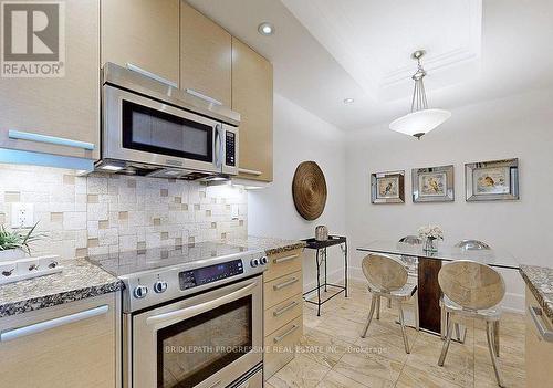 504-C - 662 Sheppard Avenue E, Toronto, ON - Indoor Photo Showing Kitchen With Stainless Steel Kitchen With Upgraded Kitchen