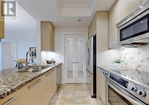 504-C - 662 Sheppard Avenue E, Toronto, ON - Indoor Photo Showing Kitchen With Stainless Steel Kitchen With Double Sink With Upgraded Kitchen