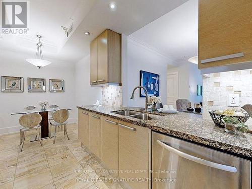 504-C - 662 Sheppard Avenue E, Toronto, ON - Indoor Photo Showing Kitchen With Double Sink With Upgraded Kitchen