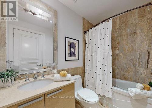 504-C - 662 Sheppard Avenue E, Toronto, ON - Indoor Photo Showing Bathroom