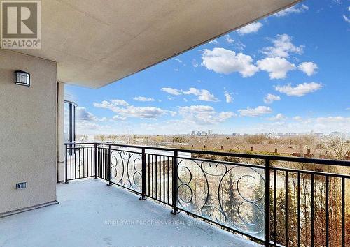 504-C - 662 Sheppard Avenue E, Toronto, ON - Outdoor With View With Exterior