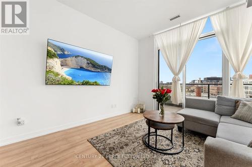 708 - 135 East Liberty Street, Toronto, ON - Indoor Photo Showing Living Room