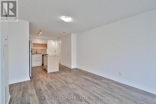 2010 - 25 Carlton Street, Toronto, ON - Indoor Photo Showing Kitchen