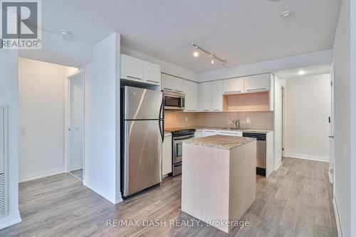 2010 - 25 Carlton Street, Toronto, ON - Indoor Photo Showing Kitchen