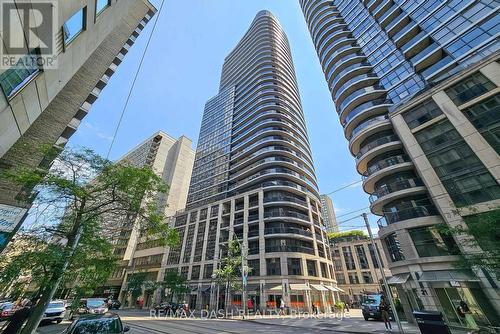 2010 - 25 Carlton Street, Toronto, ON - Outdoor With Facade