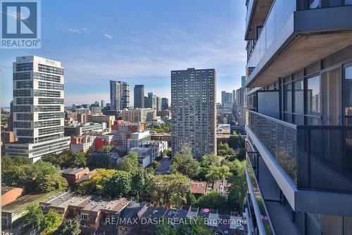 2010 - 25 Carlton Street, Toronto, ON - Outdoor