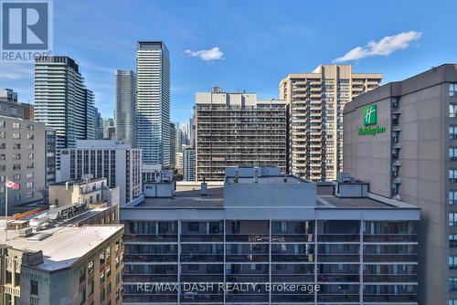 2010 - 25 Carlton Street, Toronto, ON - Outdoor With Facade