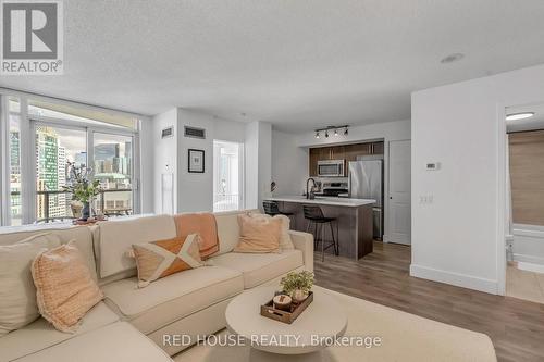 2711 - 361 Front Street W, Toronto, ON - Indoor Photo Showing Living Room