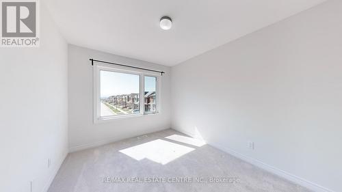 1058 Lockie Drive W, Oshawa, ON - Indoor Photo Showing Other Room