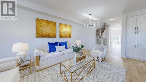 1058 Lockie Drive W, Oshawa, ON - Indoor Photo Showing Living Room