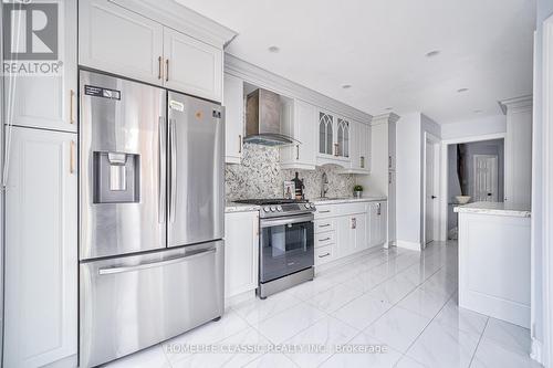 23 Radwell Cres, Toronto, ON - Indoor Photo Showing Kitchen With Upgraded Kitchen