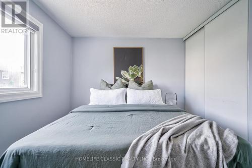 23 Radwell Cres, Toronto, ON - Indoor Photo Showing Bedroom