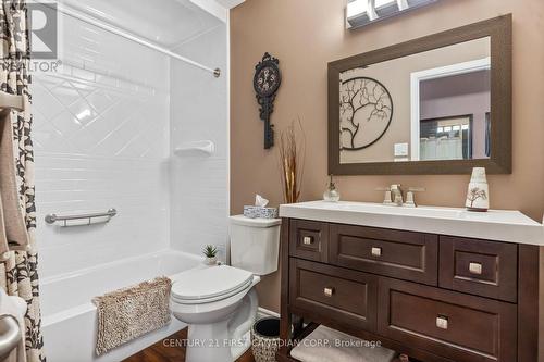 305 Simpson Crescent, London, ON - Indoor Photo Showing Bathroom