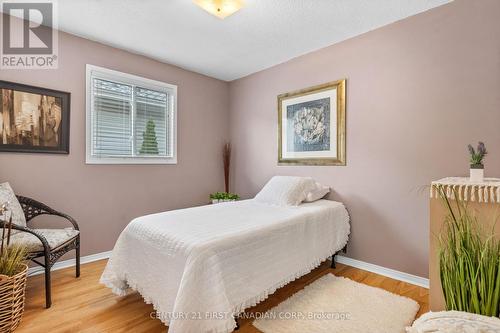 305 Simpson Crescent, London, ON - Indoor Photo Showing Bedroom