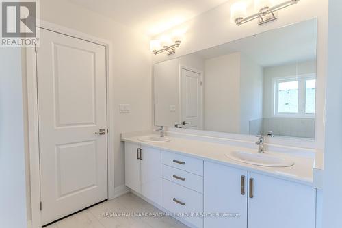 3178 Searidge Street, Severn, ON - Indoor Photo Showing Bathroom