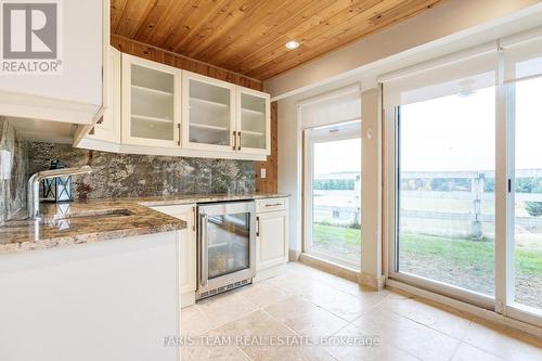 1358 Concession Road 4, Adjala-Tosorontio, ON - Indoor Photo Showing Kitchen