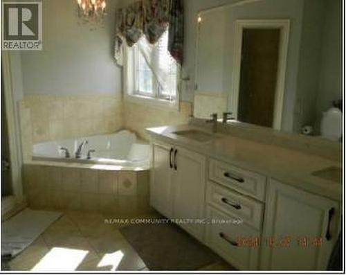 65 Ridge Road, Uxbridge, ON - Indoor Photo Showing Bathroom