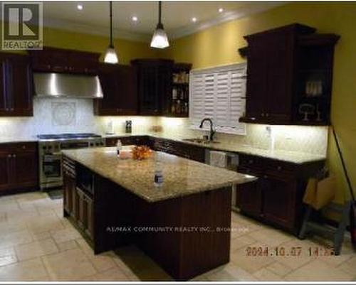 65 Ridge Road, Uxbridge, ON - Indoor Photo Showing Kitchen With Upgraded Kitchen