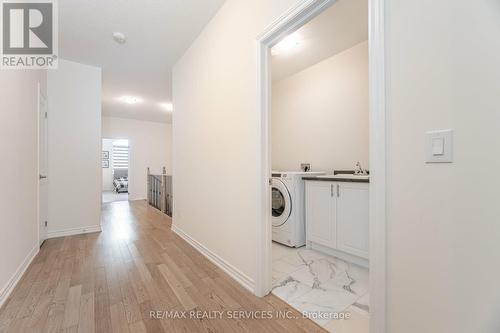 43 Rainbrook Close, Brampton, ON - Indoor Photo Showing Laundry Room