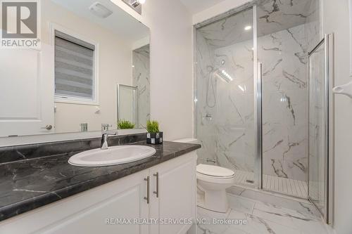 43 Rainbrook Close, Brampton, ON - Indoor Photo Showing Bathroom