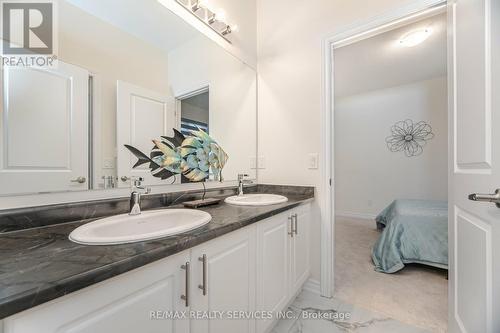 43 Rainbrook Close, Brampton, ON - Indoor Photo Showing Bathroom