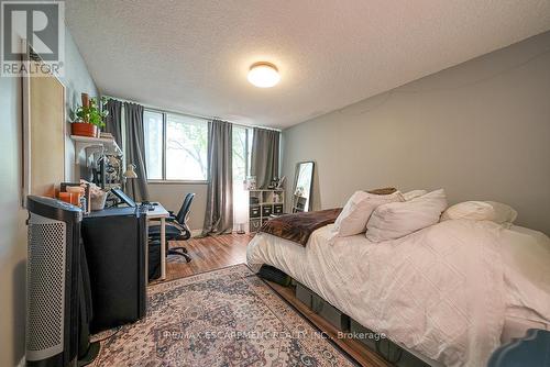 119 - 1300 Marlborough Court, Oakville, ON - Indoor Photo Showing Bedroom