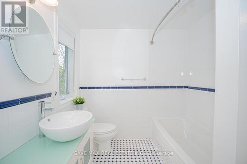 6 Gafney Drive, Mississauga, ON - Indoor Photo Showing Bathroom