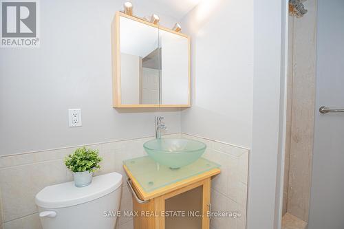 6 Gafney Drive, Mississauga, ON - Indoor Photo Showing Bathroom