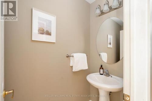 53 North Riverdale Drive, Caledon, ON - Indoor Photo Showing Bathroom