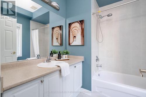 53 North Riverdale Drive, Caledon, ON - Indoor Photo Showing Bathroom