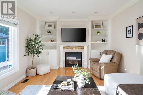 53 North Riverdale Drive, Caledon, ON - Indoor Photo Showing Living Room With Fireplace