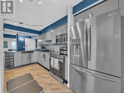 150 Park Street West Unit# 3003, Windsor, ON - Indoor Photo Showing Kitchen