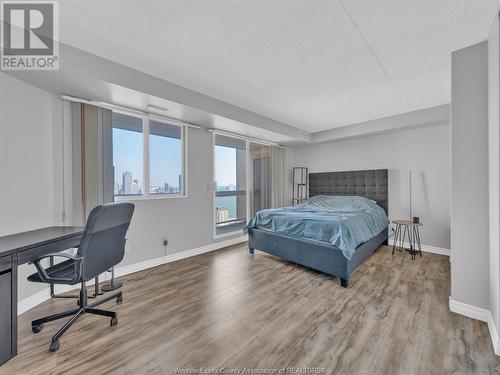 150 Park Street West Unit# 3003, Windsor, ON - Indoor Photo Showing Bedroom