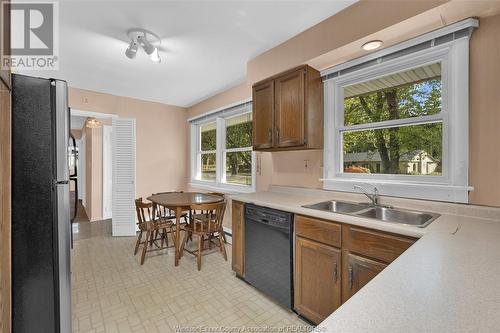 237 Burlington, Tecumseh, ON - Indoor Photo Showing Kitchen With Double Sink