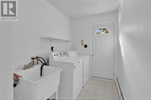 237 Burlington, Tecumseh, ON - Indoor Photo Showing Laundry Room