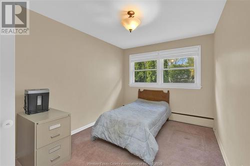 237 Burlington, Tecumseh, ON - Indoor Photo Showing Bedroom