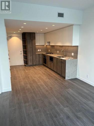 30X 505 Nelson Street, Coquitlam, BC - Indoor Photo Showing Kitchen