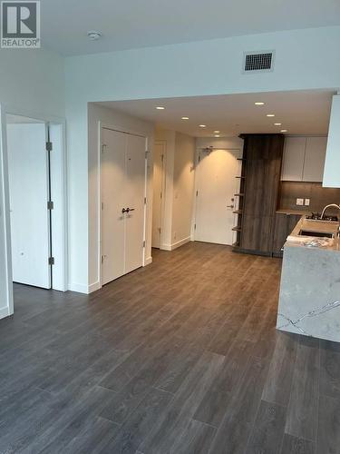 30X 505 Nelson Street, Coquitlam, BC - Indoor