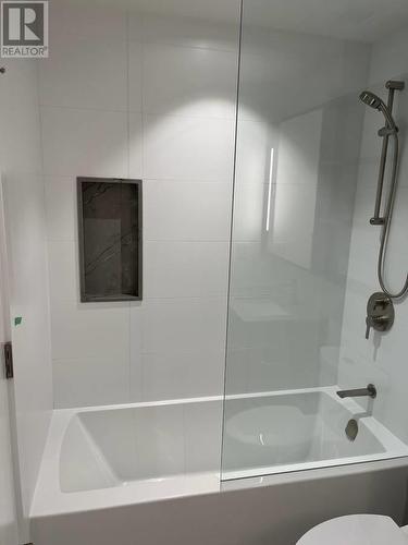 30X 505 Nelson Street, Coquitlam, BC - Indoor Photo Showing Bathroom