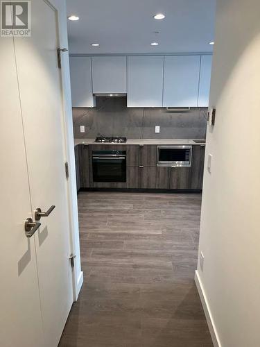 30X 505 Nelson Street, Coquitlam, BC - Indoor Photo Showing Kitchen